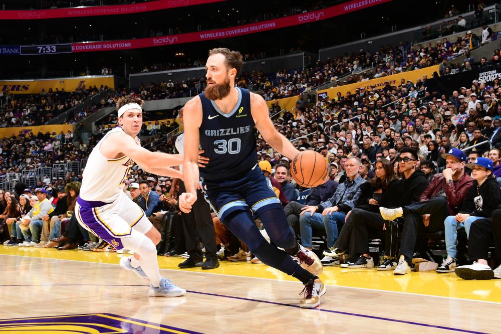 前场组合以 前场组合以