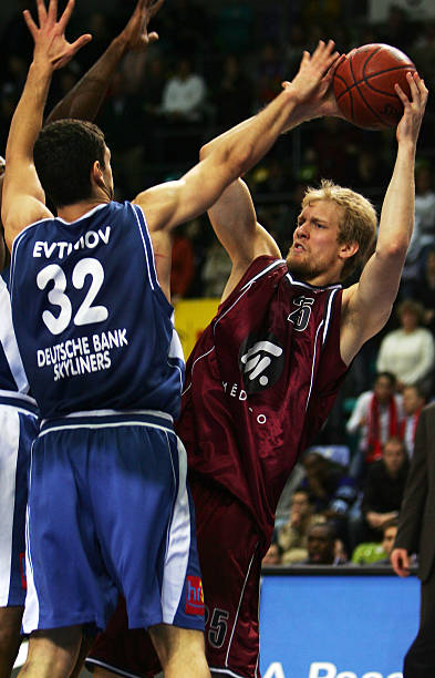 他在球场上 他在球场上